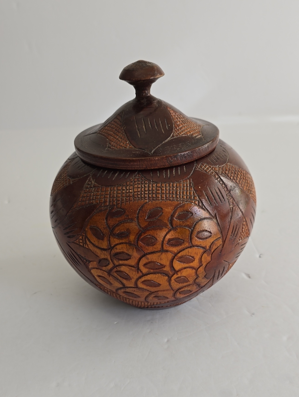 Handcarved Ornate Wood Jar Bowl Lidded Trinket Box Floral Tropical